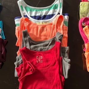 Old Navy tanks